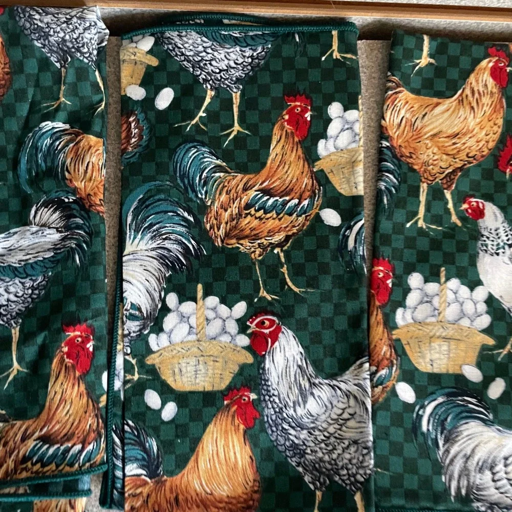 Set of‎ 4 Farmhouse Chicken Rooster Egg Basket Kitchen Green Napkins